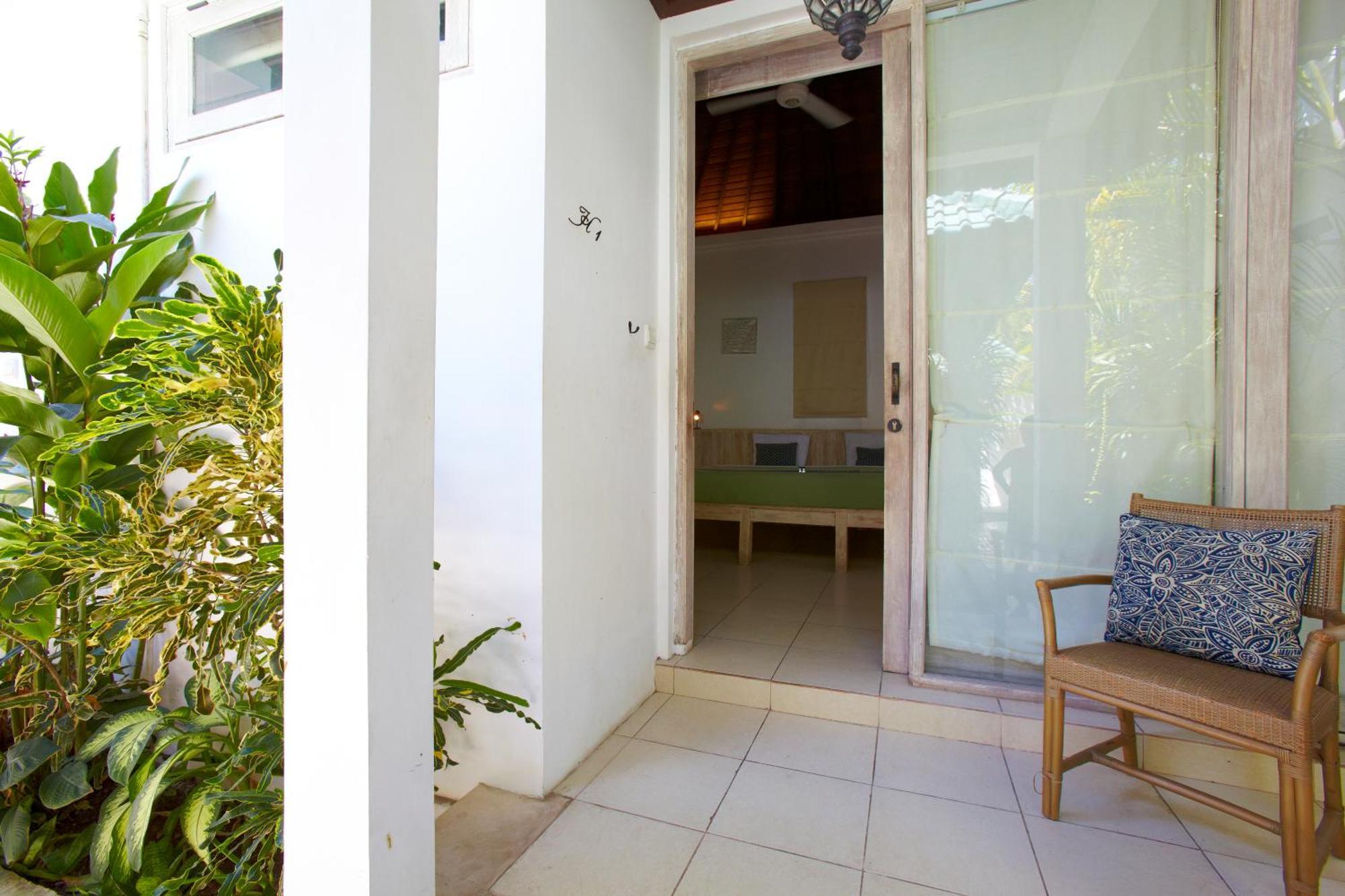 Artemis Villa Hotel Семиняк Екстериор снимка